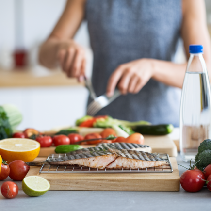 cuisine-moderne-preparation-repas-sain